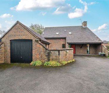 Detached four-bedroom versatile house with garage and driveway. *Pl... - Photo 5