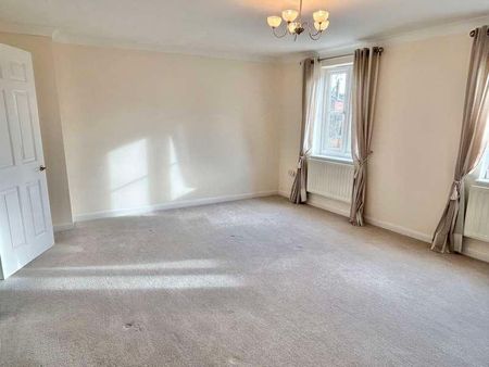 Fleming Way, St Leonards, Exeter, EX2 - Photo 2