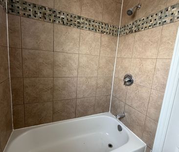 For Lease - 247 Belgravia Avenue Unit# 2nd Floor, Toronto, Ontario - Photo 6
