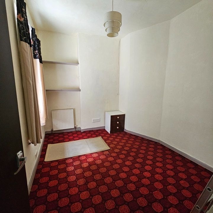 3 Bed Terraced House, Coalshaw Green Road, OL9 - Photo 1