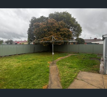 12 Sunbury Road, Shepparton, Vic 3630 - Photo 3