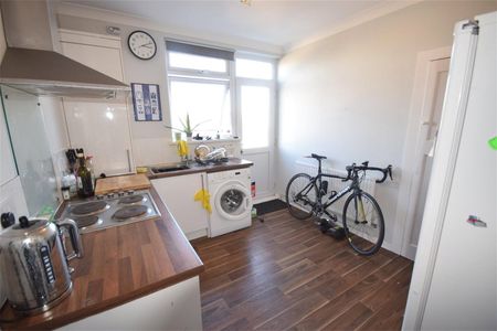 Clifden Court, Twickenham, London, TW1 - Photo 4