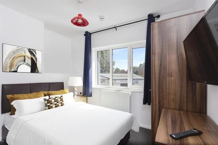 1 bedroom in a house share to rent - Photo 3