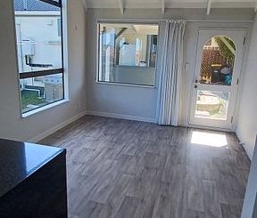 Shared tenancy. 2 seperate dwellings. - Photo 4