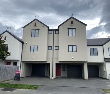 3 Bedroom, 3 Level Rebuilt Townhouse in Sydenham - Photo 1