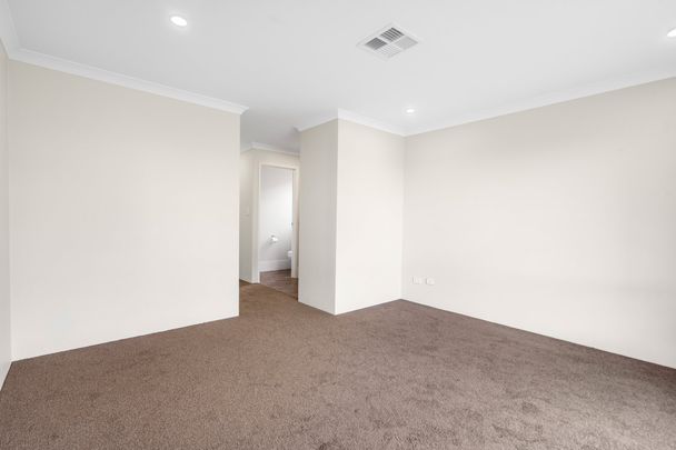 Beautifully Renovated 4-Bedroom Home - Ready for Lease! - Photo 1