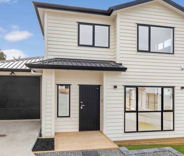 Near New Multi-Level Home with Harbour & Sky T... - Photo 5