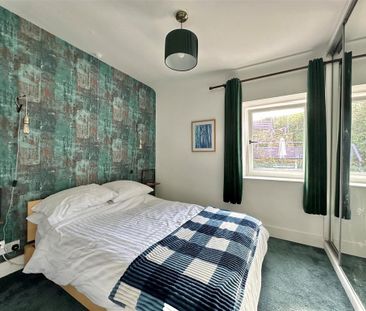 2 bedroom end of terrace house to rent - Photo 3