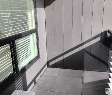 Brand New Spacious Three Bedroom in Fleetwood Village - Photo 2