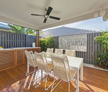 Stunning Ex-Display Home in Ormeau Ridge – Luxury Living With Low-M... - Photo 6