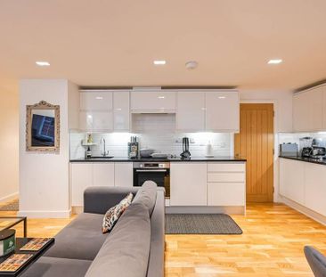 2 bedroom flat to rent - Photo 2