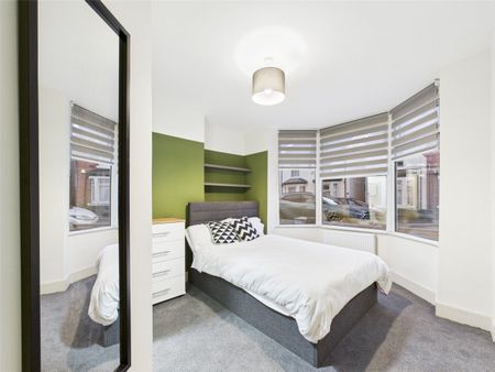 Lower Regent Street, Beeston, Nottingham, NG9 - Photo 3