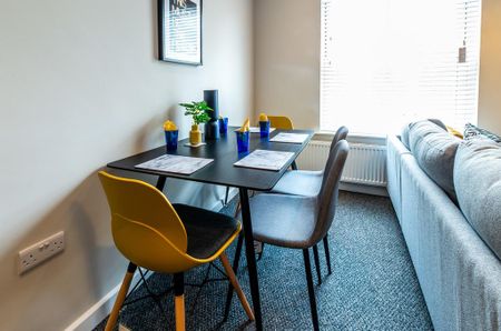 4 bedroom apartment to rent - Photo 4