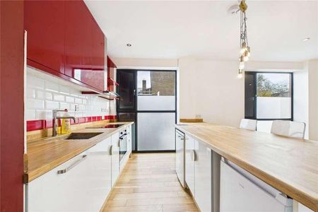 The Boulevard, Crawley, West Sussex, RH10 - Photo 2