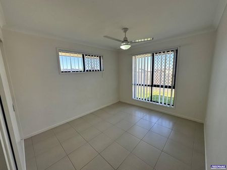 Spacious 4-Bedroom Home on Fully Fenced 856m² Block - Photo 2