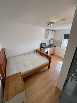 Studio Flat, London Road, CR0 - Photo 1