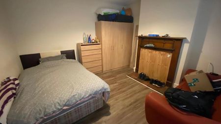 4 bedroom terraced house to rent - Photo 3