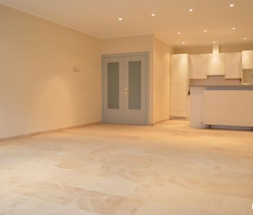 Gelijkvloers appartement met 2 slaapkamers in centrum van Gullegem - Photo 2