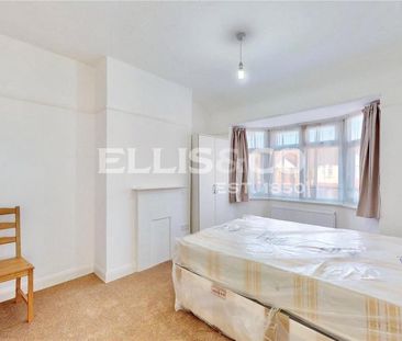 3 bedroom end of terrace house to rent - Photo 3