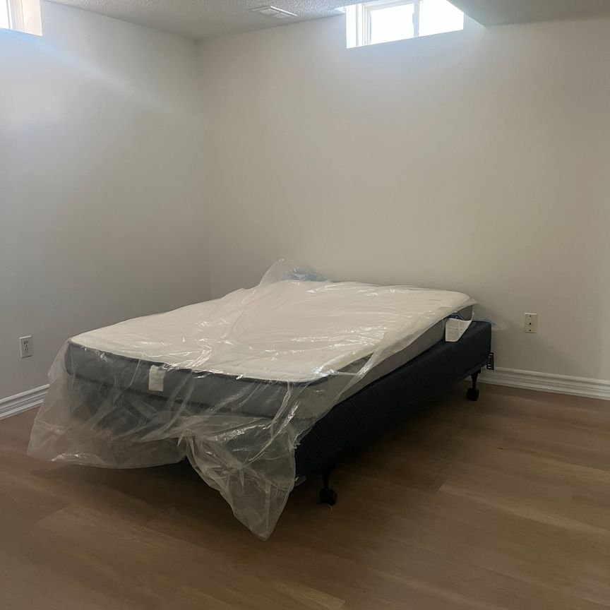 For Lease - 5830 Swordsman Drive Unit# Bsmt, Mississauga, Ontario - Photo 1