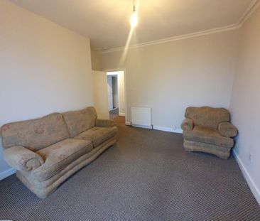 3 bedroom flat to rent - Photo 3