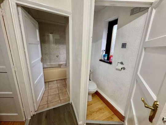 Beddow Avenue, Bilston, WV14 - Photo 1