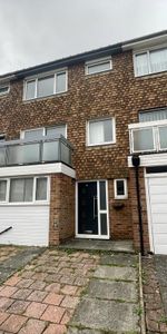 1 bedroom in a house share to rent - Photo 4