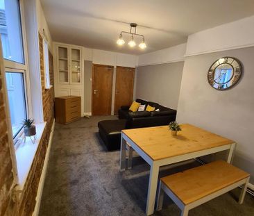 2 bedroom flat to rent - Photo 4