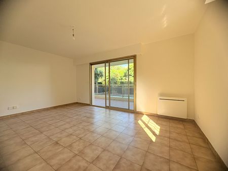 Location Appartement 2 pièces 57m² - Photo 3