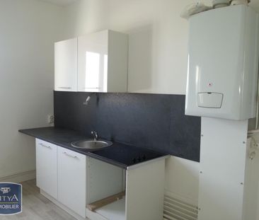 Location Appartement 4 pièces 119m² CHATEAUROUX 36000 - Photo 2