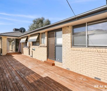 2 Dyer Place, Wanniassa ACT 2903 - House For Rent | Domain - Photo 3