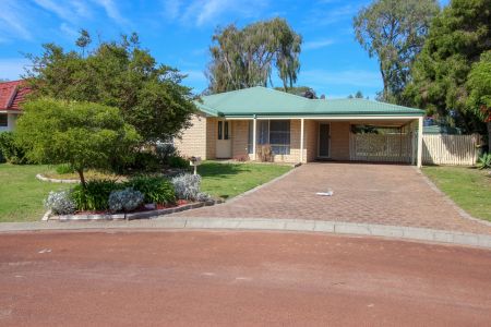 Quiet Cul-De-Sac Living - Photo 4