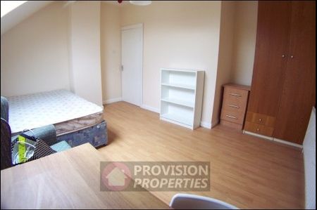 6 Bed Properties Hyde Park - Photo 5