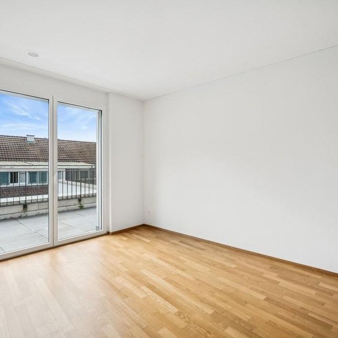 Exklusive 3.5-Zimmer-Attikawohnung mit grosser Terrasse - Photo 1