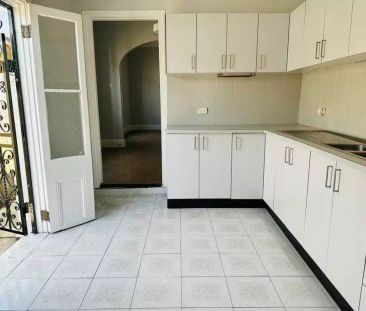 77 Northumberland Avenue, Stanmore - Photo 3