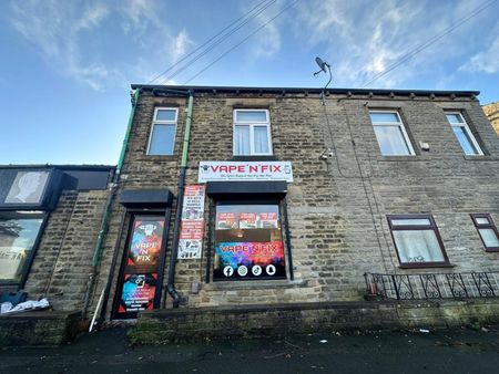 A Green Lane, Dewsbury, West Yorkshire - Photo 4