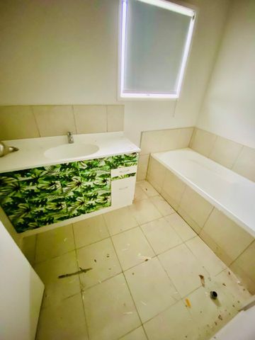 PAPAKURA, 3 BEDROOMS - Photo 2