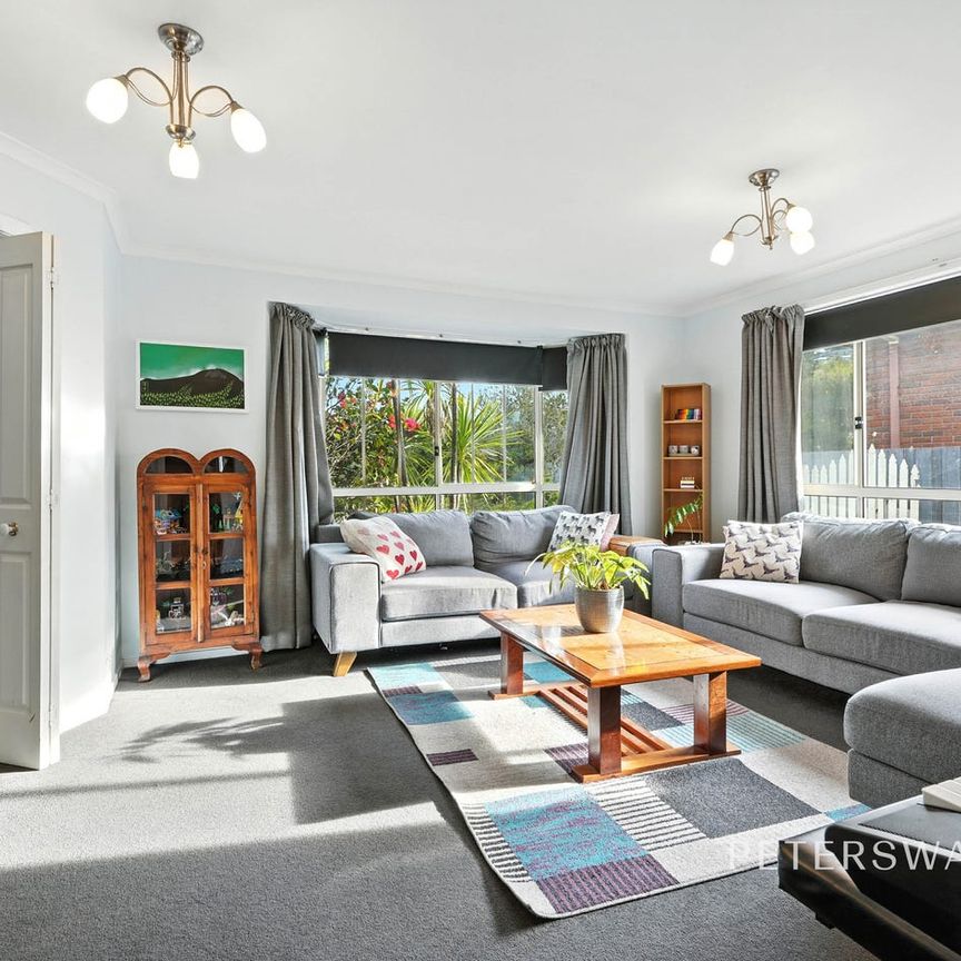 Comfort, Space & Seamless Entertaining in the Heart of Old Beach - Photo 1