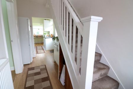 3 Bedroom Semi-Detached To Rent - Photo 2