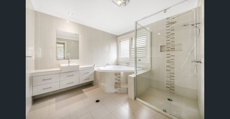 Air-Conditioned Four Bedroom Family Home with Gas Cook-Top and a Double Garage!!! - Photo 3