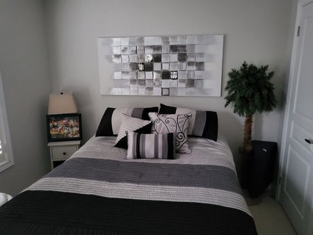 For Lease - 4298 Ingram Common N/A, Burlington, Ontario - Photo 4