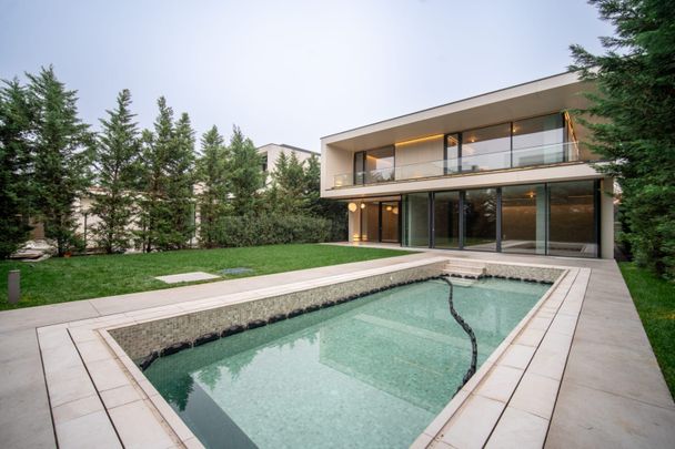Vila premium 7 camere | zona Pipera | piscina privata - Photo 1