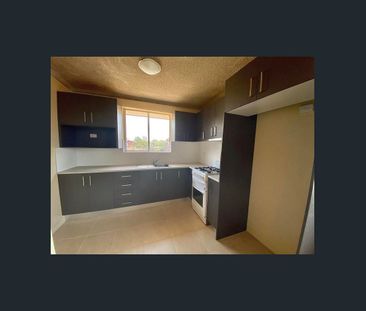 BRIGHT TOP FLOOR UNIT - Photo 4