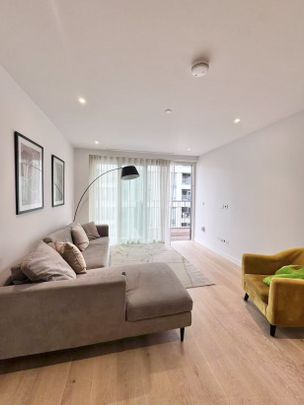 Lockgate Road, London - Photo 1