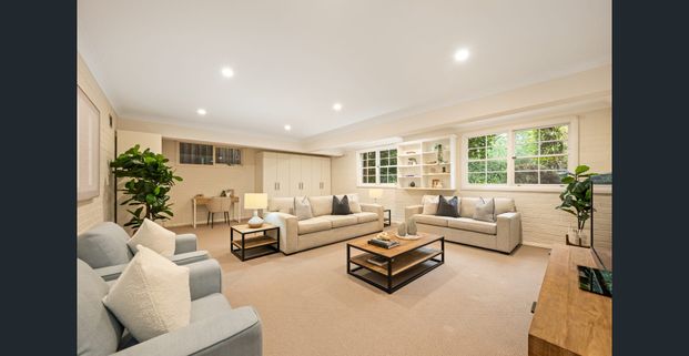 Elegant Family Retreat - Photo 1