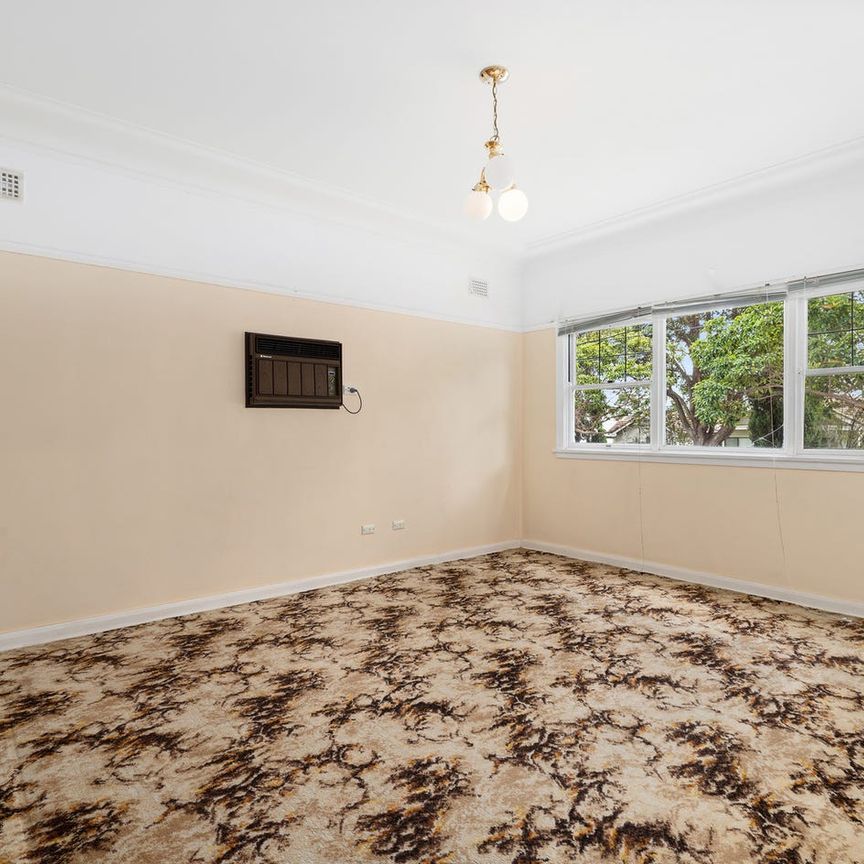 Neat and tidy home in and ideal location - Photo 1