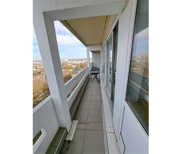 Een gunstig gelegen appartement met lift en met zicht op de skyline... - Photo 4