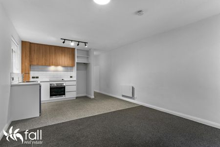 Stylish Ground Floor Unit in Prime Location - Photo 3