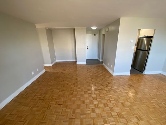 NEWLY RENOVATED 2 Bedroom Apartment in Cooksville! - Photo 1