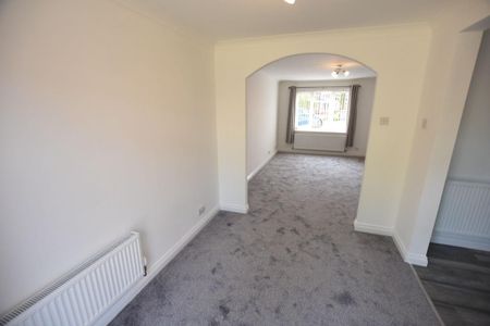 3 bedroom detached house to rent - Photo 4